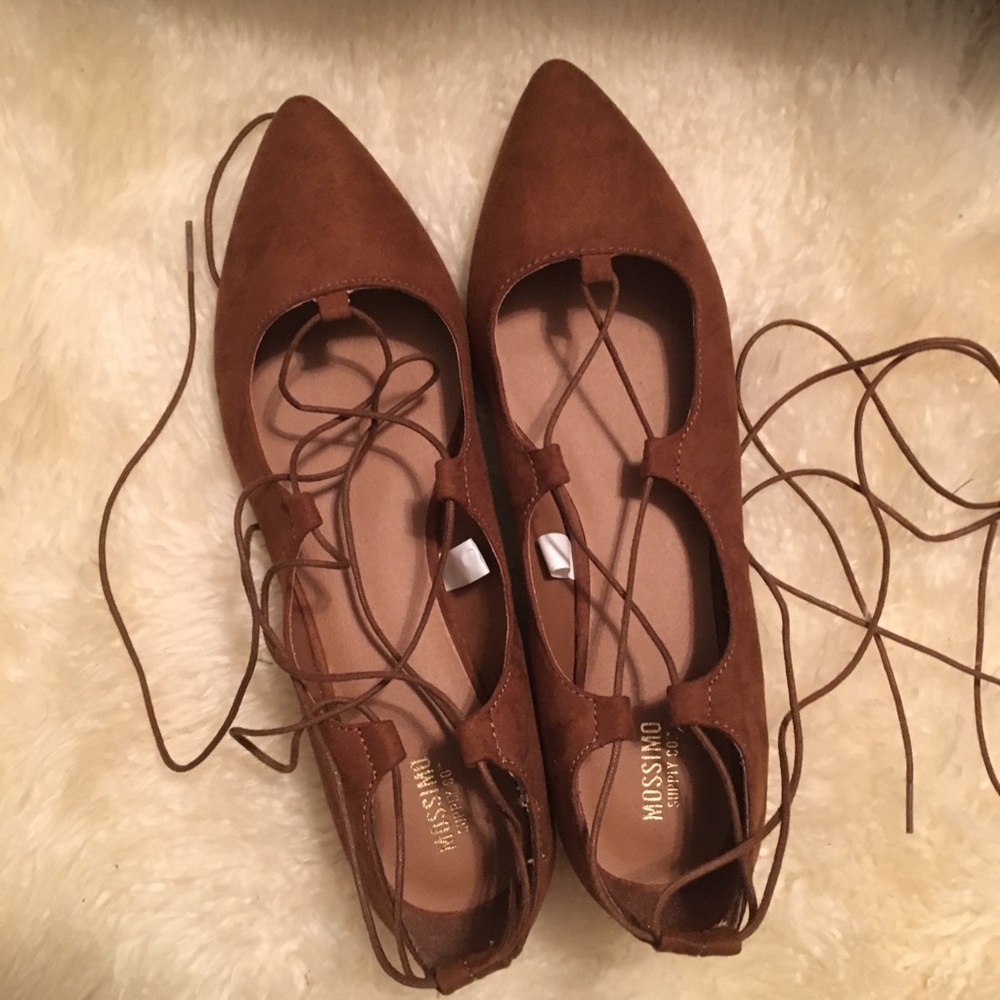 BRAND NEW Lace Up Flats